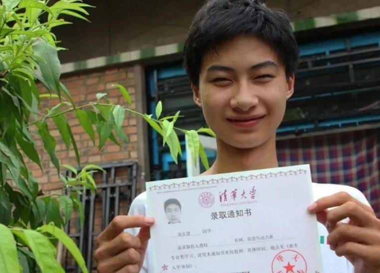 寒门贵子庞众望：爹疯娘瘫让清华校长亲迎，好事将近女友不输明星-庞众望2021年清华毕业