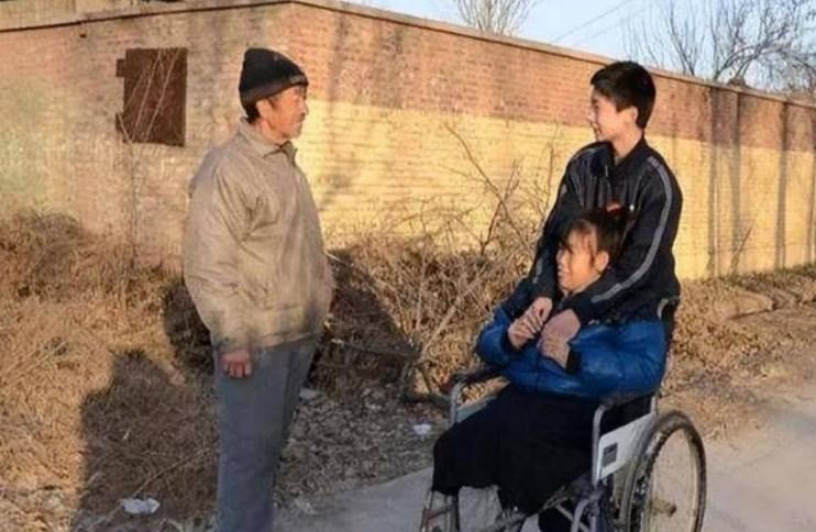 寒门贵子庞众望：爹疯娘瘫让清华校长亲迎，好事将近女友不输明星-庞众望2021年清华毕业