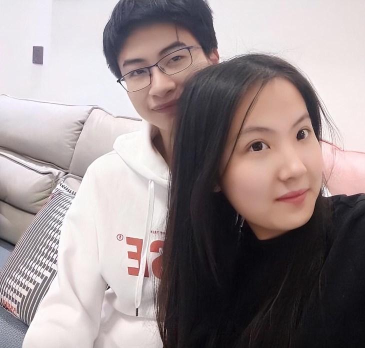 寒门贵子庞众望：爹疯娘瘫让清华校长亲迎，好事将近女友不输明星-庞众望2021年清华毕业