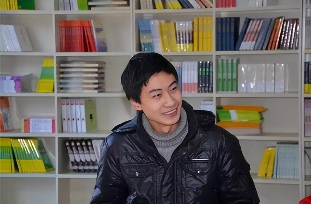 庞众望：高考744分，被清华校长亲迎的寒门学子，与女友好事将近-庞众望清华大学现状视频