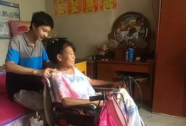 庞众望：高考744分，被清华校长亲迎的寒门学子，与女友好事将近-庞众望清华大学现状视频