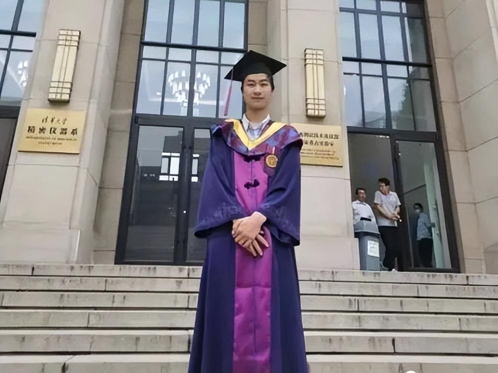 庞众望：高考744分，被清华校长亲迎的寒门学子，与女友好事将近-庞众望清华大学现状视频