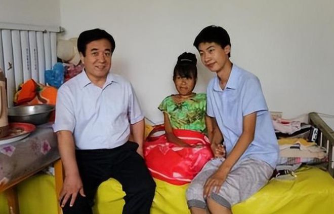 2017年河北庞众望：父母双残靠捡破烂供他上学，以744分考上清华-庞众望不加60分能上清华吗