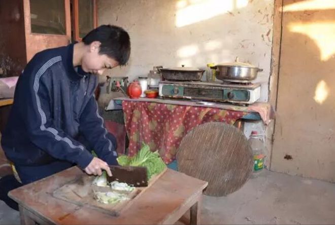 2017年河北庞众望：父母双残靠捡破烂供他上学，以744分考上清华-庞众望不加60分能上清华吗