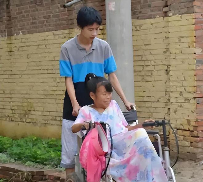 2017年庞众望以744分考上清华，自幼父母双残，他如今怎么样了-清华考生庞众望的故事