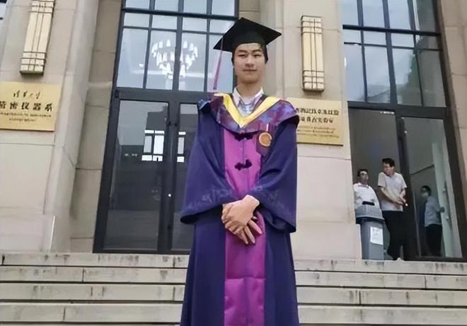 2017年庞众望以744分考上清华，自幼父母双残，他如今怎么样了-清华考生庞众望的故事