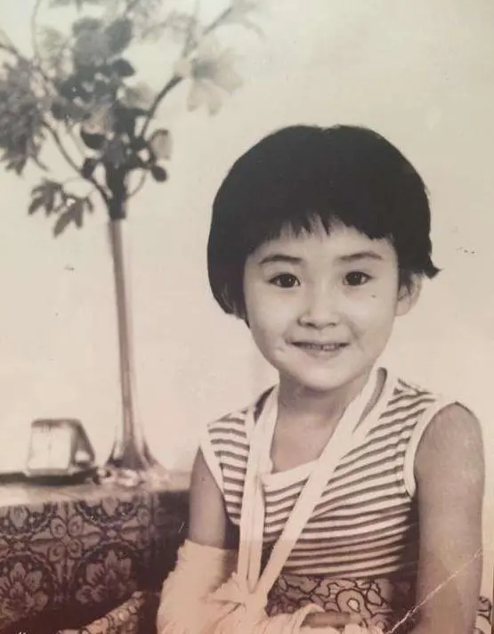 “名门痞女”洪晃：因一句话与陈凯歌离婚，四婚三离，今遇真爱-洪晃和陈凯歌怎么认识的