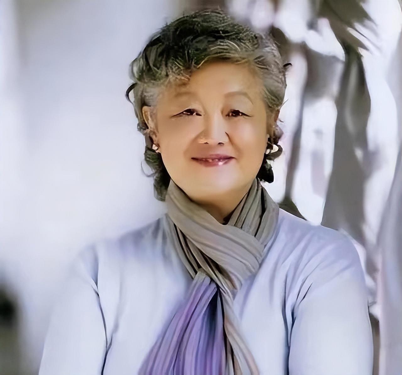 经历三次离婚，与陈凯歌分道扬镳，“名门痞女”洪晃现在很幸福-洪晃陈凯歌哪年离的婚