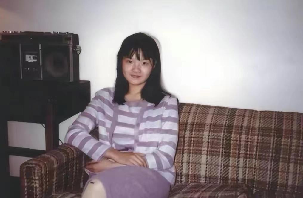 陈凯歌前妻疑移居法国，近照身体状况引担忧，脸上毛发全掉牙稀疏-陈凯歌前妻谈中国男人