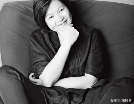 洪晃不穿名牌不戴首饰，连妆都不化，这是我见过低调的有钱人-洪晃很有钱吗