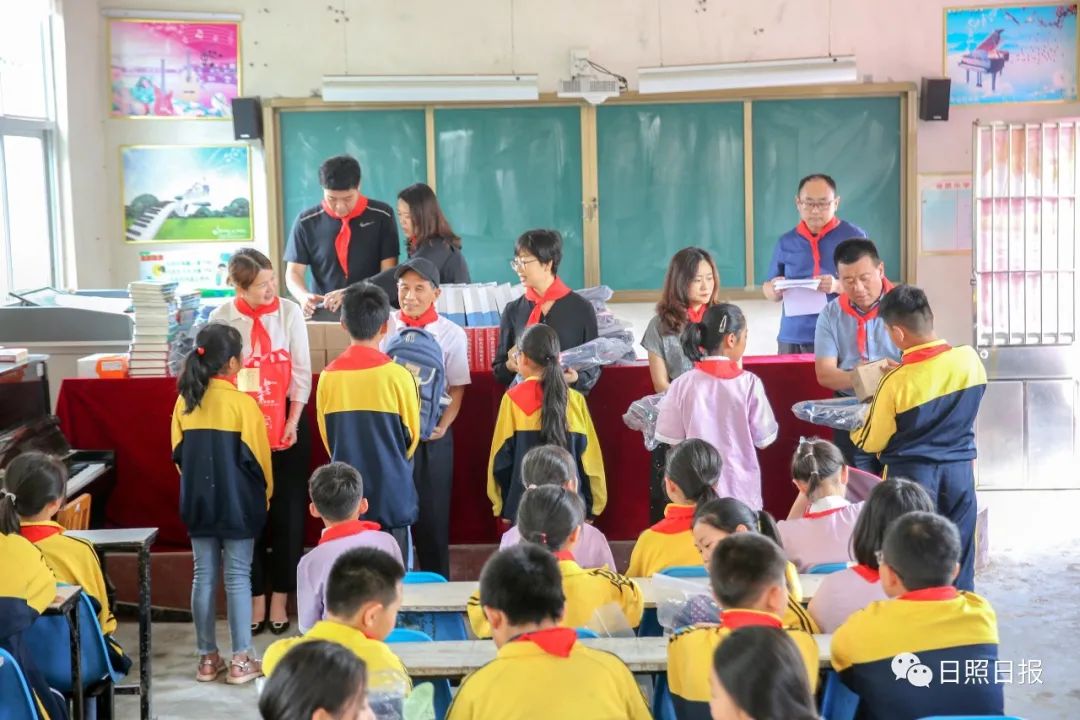 宝，我们去探班！探的什么班，对你的爱可见一斑！-我们去探险吧这首歌