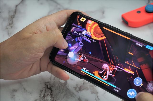玩游戏推荐手机超人气单品：ROG游戏手机2 能力可见一斑-rog2游戏手机多少钱