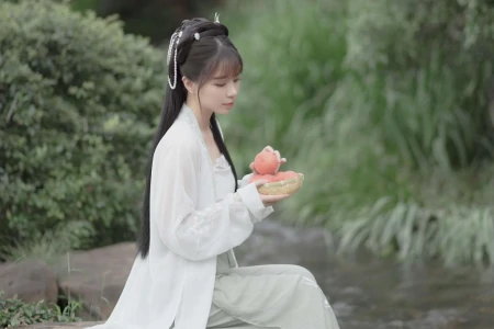 最实用的七绝创作手法，拟人化能给诗词带来什么奇效？多案例剖析-七言绝句怼人