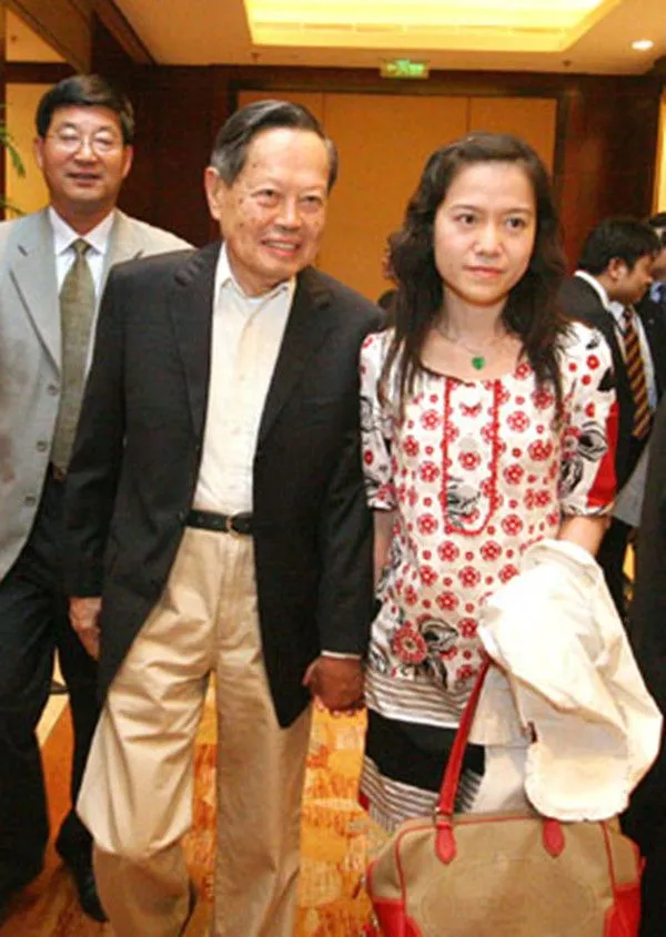 翁帆，生活在象牙塔中的女人-翁帆与杨的最新动态