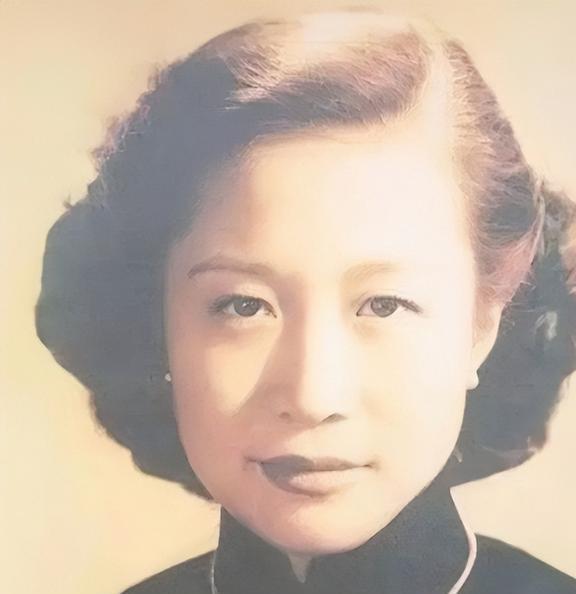 翁帆：28岁嫁82岁，坚持早睡早起18年，用心把杨振宁照顾到100岁-理解翁帆为什么会嫁给杨振宁了吧[看]