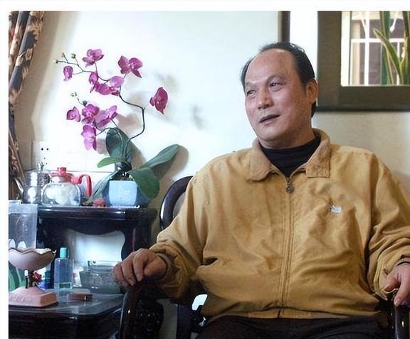 翁帆：28岁嫁82岁，坚持早睡早起18年，用心把杨振宁照顾到100岁-理解翁帆为什么会嫁给杨振宁了吧[看]