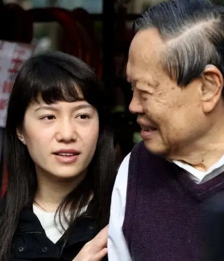 纪实杨振宁让翁帆冻卵，许她再嫁生子，谁说相差54岁的爱情不长久？-杨振宁和翁帆的年龄差