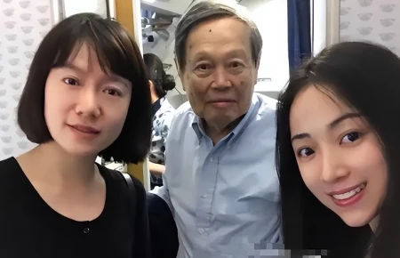纪实杨振宁让翁帆冻卵，许她再嫁生子，谁说相差54岁的爱情不长久？-杨振宁和翁帆的年龄差