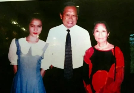 98岁杨振宁精神饱满，44岁翁帆发福显老，牵手16年依旧恩爱如初！-杨振宁和28岁翁帆的爱情关系