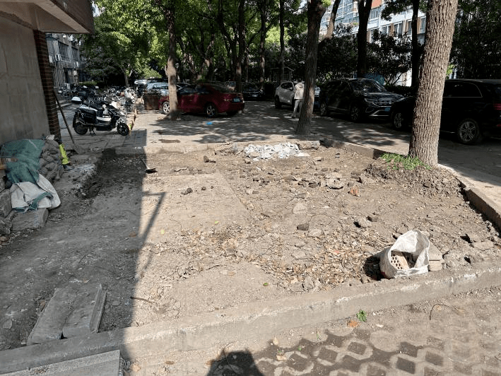 道路宽了，行车安全了，居民心里舒畅了！-道路宽广是什么意思