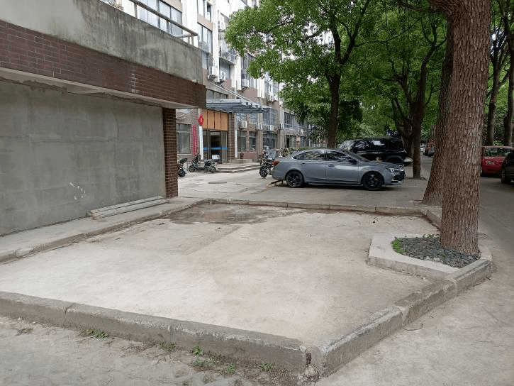 道路宽了，行车安全了，居民心里舒畅了！-道路宽广是什么意思