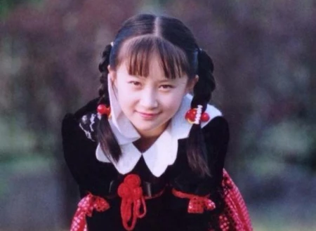 5岁出道，10岁母亲离世，33岁没谈过恋爱，她经历了什么？-五岁女孩离世