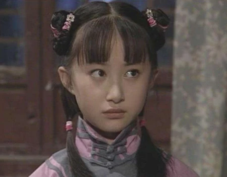 5岁出道，10岁母亲离世，33岁没谈过恋爱，她经历了什么？-五岁女孩离世