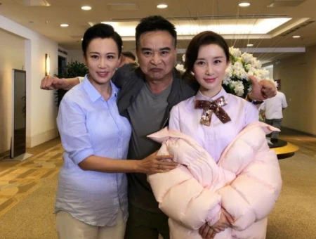 5岁出道，10岁母亲离世，33岁没谈过恋爱，她经历了什么？-五岁女孩离世