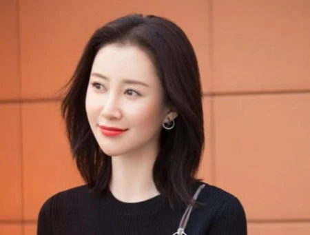 5岁出道，10岁母亲离世，33岁没谈过恋爱，她经历了什么？-五岁女孩离世