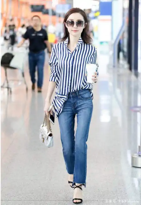 33岁舒畅越来越美了，穿条纹衬衫女人味倍足，披发造型美到不敢认-舒畅的衣服