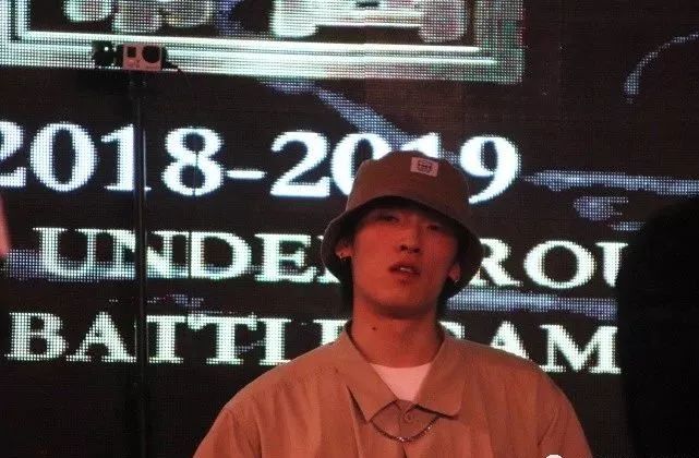 DJ SANJIN：离开E11后，我用花手吊打阿明，靠土嗨扫平百大-《离开我》