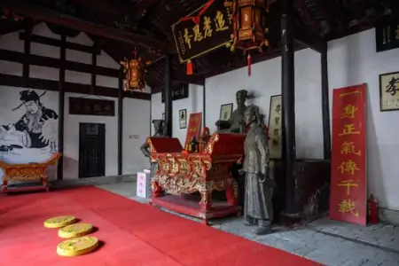 包拯后代现状如何？35代后人包先良不外出打工，默默留守包氏祠堂-包拯的子孙后代现在还有吗