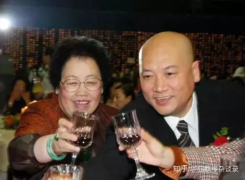 “唐僧”迟重瑞与富豪陈丽华的老妻少夫之恋-迟重瑞和陈丽华的婚姻