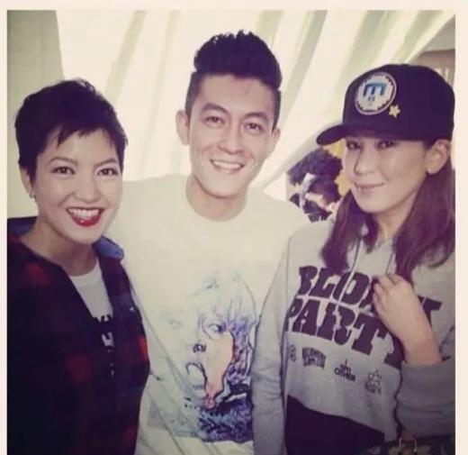 40岁陈冠希三姐弟同框，大姐陈丽华罕见出镜，短发利落气质干练