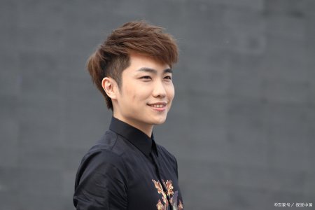 突然失踪3年？原来徐良已经投身到音乐公司做老板了！-徐良现场唱功