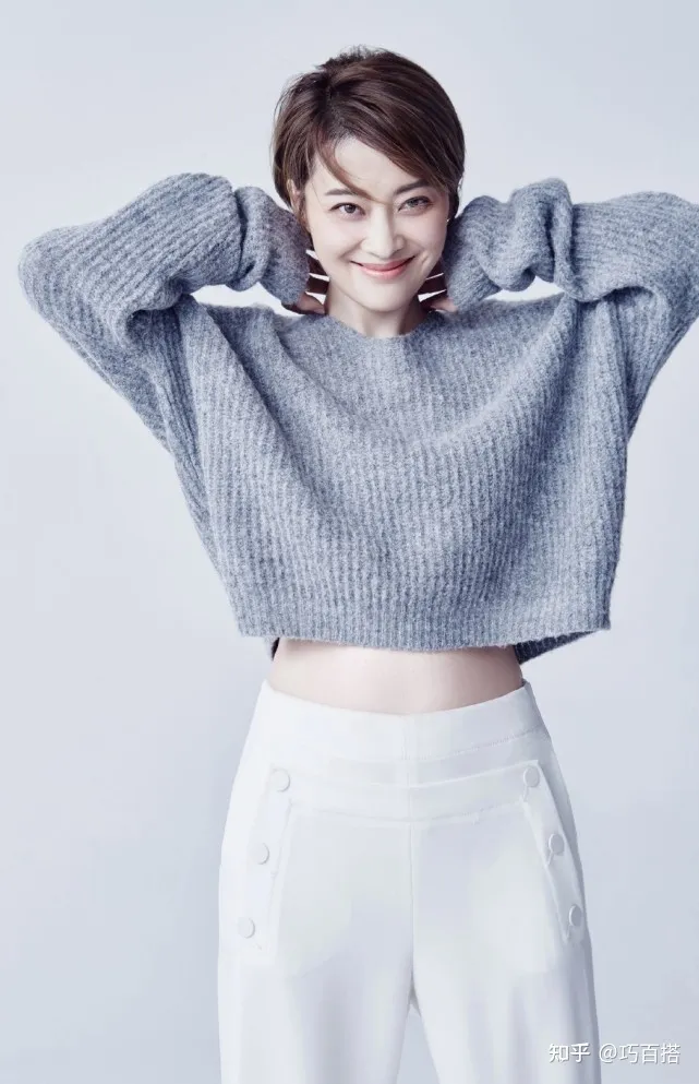 梅婷气质不是盖的！单品上身端庄优雅又大气，47岁的年龄30岁的美-43岁梅婷近照