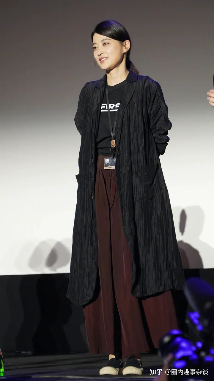 梅婷即将五十，但是状态气质依然在线，和赵又廷同框并不逊色-梅婷梅婷