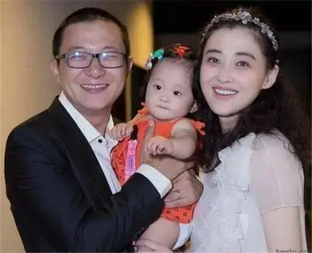 42岁梅婷生活难自理，暴瘦30斤近照曝光，前夫花心被砍断脚筋-梅婷旧照