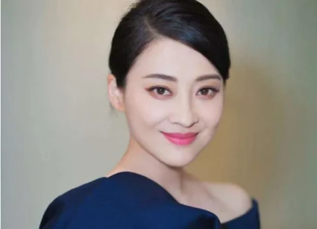 梅婷：凭《不要和陌生人说话》为人熟知，上节目因偏心二胎惹争议-梅婷2020