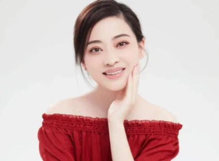 梅婷：凭《不要和陌生人说话》为人熟知，上节目因偏心二胎惹争议-梅婷2020