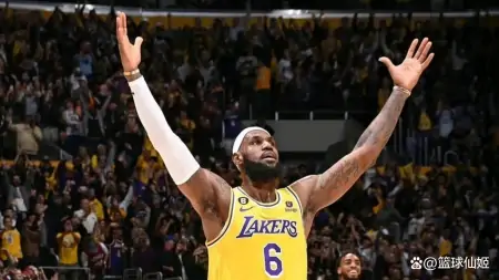 史诗级神迹！NBA历史第1！还差1348分，詹皇新赛季又要封神了-詹皇比赛没完提前离场