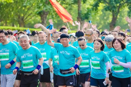 魏建军带领高管天团齐步跑，这就是长城造车的马拉松精神-长城老总魏建军的老家是哪里