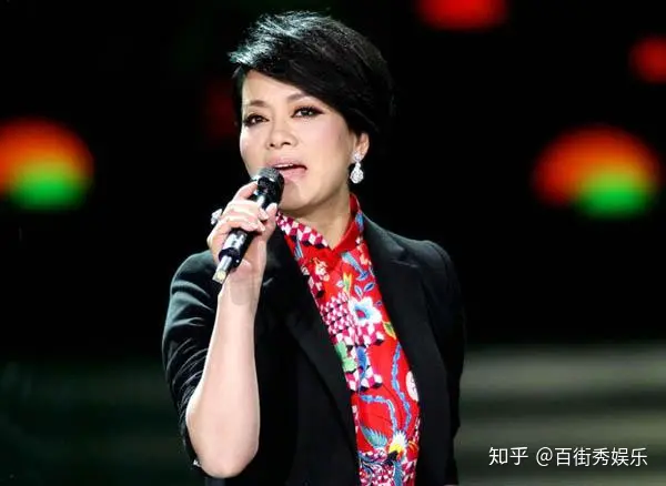 54岁毛阿敏全家照，嫁百亿老公，与那英交恶，女儿美艳动人-毛阿敏的老公是谁?毛阿敏简历