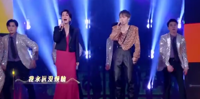 57岁毛阿敏罕见现身，浓眉酷似毛毛虫，身形暴瘦引担忧-58岁毛阿敏近况