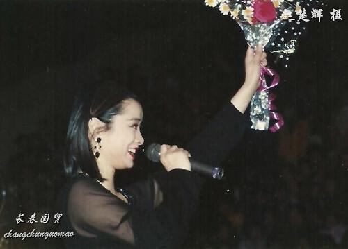 毛阿敏27年前演出照曝光 装扮精致表情投入-毛阿敏其人