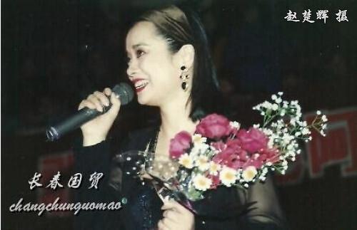 毛阿敏27年前演出照曝光 装扮精致表情投入-毛阿敏其人