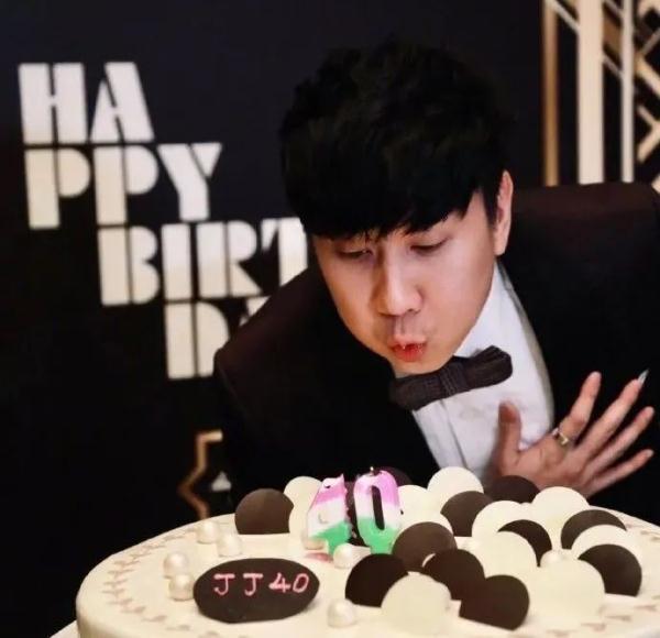 除了他自己，还有谁能翻唱他的歌？-除了你是谁唱的