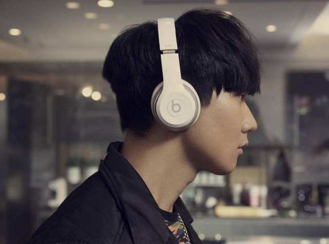 被称为“行走的CD”的林俊杰，三首来自于他的歌曲，你喜欢哪首-林俊杰走走