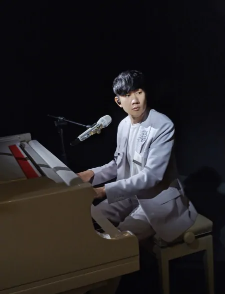 时隔三年，业界劳模林俊杰的新专辑上线了！这次的他有点不一样-林俊杰2020演唱会门票官网