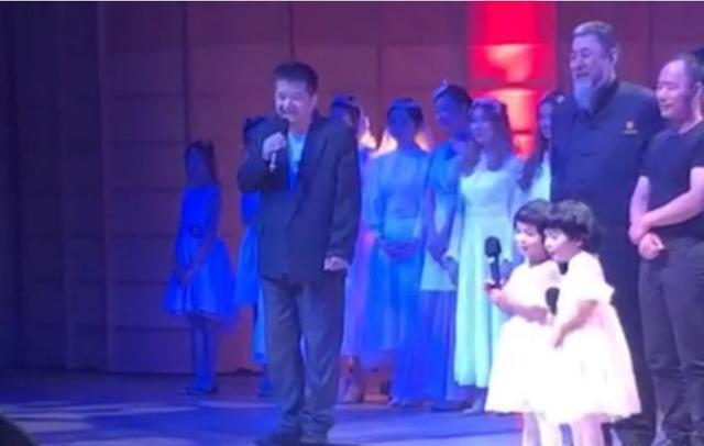 61岁毕福剑近况曝光，录制公益视频精神状态好，出行不忘戴口罩-61岁毕福剑现身商演